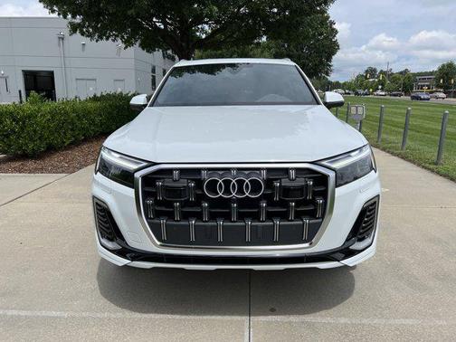 2025 Audi Q7 45 Premium