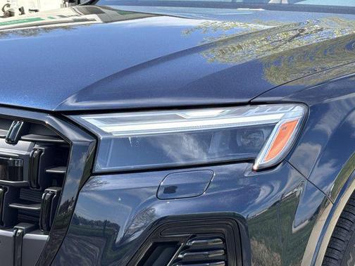 2026 Audi Q7 45 Premium