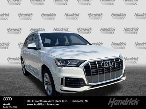 Glacier White Metallic 2022 Audi Q7 45 Premium