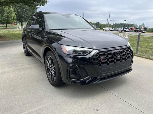 Mythos Black Metallic 2023 Audi SQ5 3.0T Premium Plus