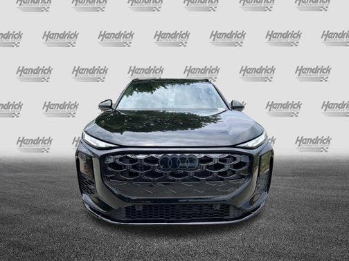 Mythos Black Metallic 2026 Audi Q3 TFSI quattro S tronic