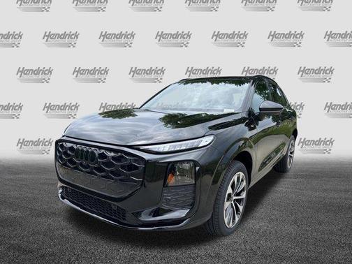Mythos Black Metallic 2026 Audi Q3 TFSI quattro S tronic
