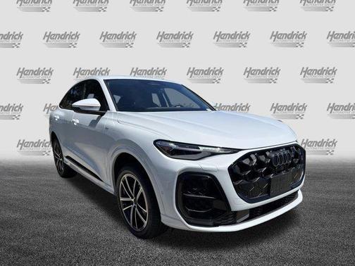 Glacier White Metallic 2026 Audi Q5 Sportback Premium Plus TFSI quattro S tronic