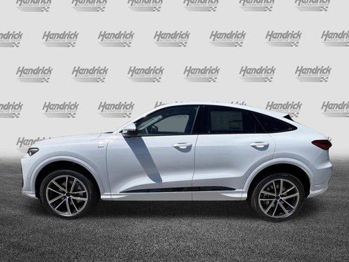 Glacier White Metallic 2026 Audi Q5 Sportback Premium Plus TFSI quattro S tronic