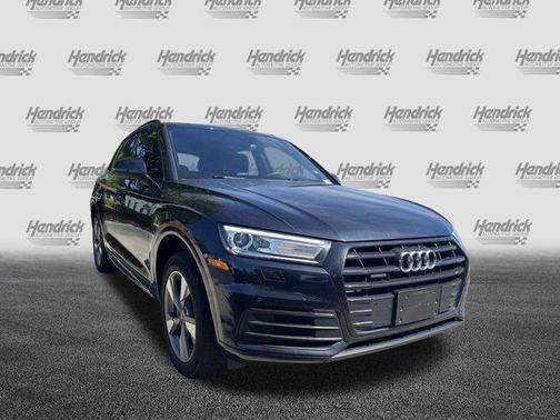 Moonlight Blue Metallic 2020 Audi Q5 45 Titanium Premium