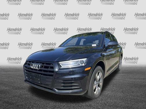 Moonlight Blue Metallic 2020 Audi Q5 45 Titanium Premium