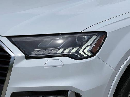 2023 Audi Q7 55 Premium Plus