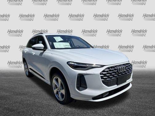 Glacier White Metallic 2026 Audi Q5 Premium Plus TFSI quattro S tronic