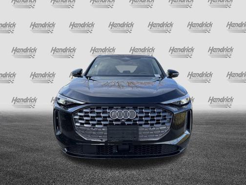 Mythos Black Metallic 2025 Audi Q5 Premium Plus TFSI quattro S tronic