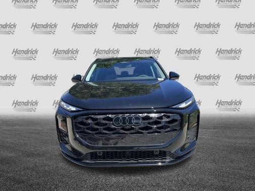 Mythos Black Metallic 2026 Audi Q3 TFSI quattro S tronic