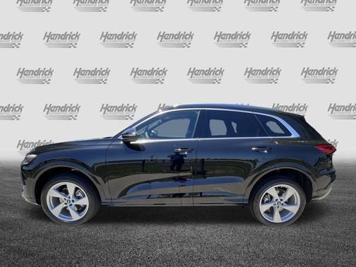 Mythos Black Metallic 2026 Audi Q5 Premium Plus TFSI quattro S tronic