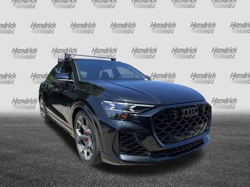 Mythos Black Metallic 2025 Audi RS Q8 4.0T