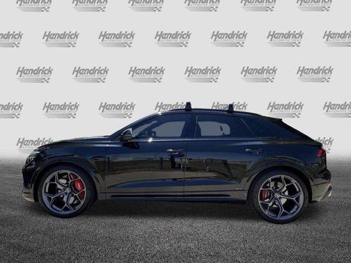 Mythos Black Metallic 2025 Audi RS Q8 4.0T