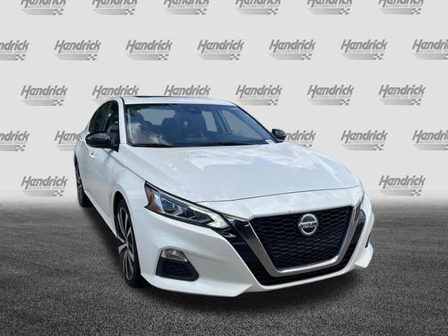 Pearl White Tricoat 2021 Nissan Altima SR VC-Turbo FWD