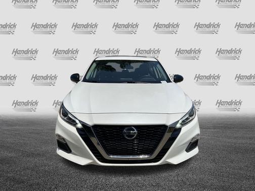Pearl White Tricoat 2021 Nissan Altima SR VC-Turbo FWD