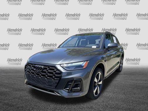 Daytona Gray Pearl Effect 2022 Audi Q5 45 S line Premium Plus