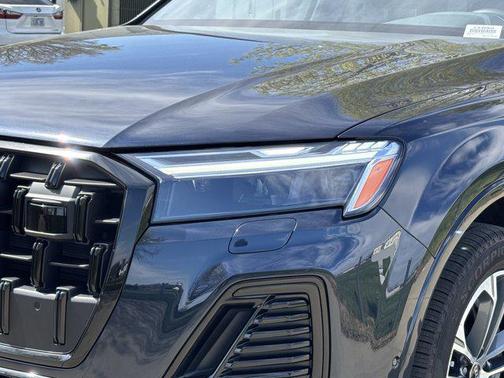 2025 Audi Q7 45 Premium