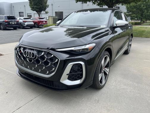 Mythos Black Metallic 2025 Audi SQ5 3.0T Prestige