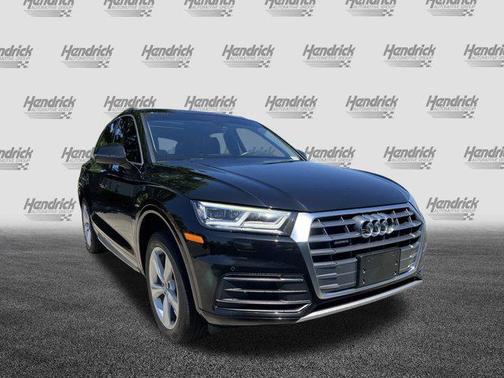 MYTHOS BLACK METALLIC [BLACK] 2020 Audi Q5 45 Premium Plus
