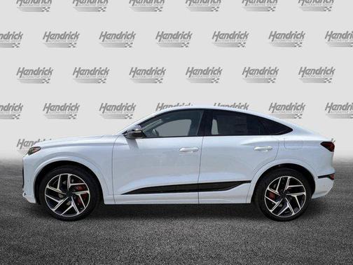 Glacier White Metallic 2027 Audi SQ6 e-tron Sportback Premium Plus