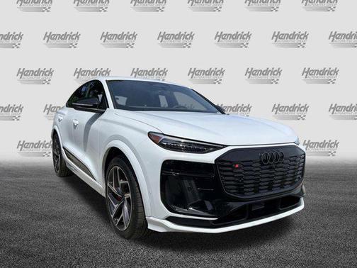 Glacier White Metallic 2027 Audi SQ6 e-tron Sportback Premium Plus