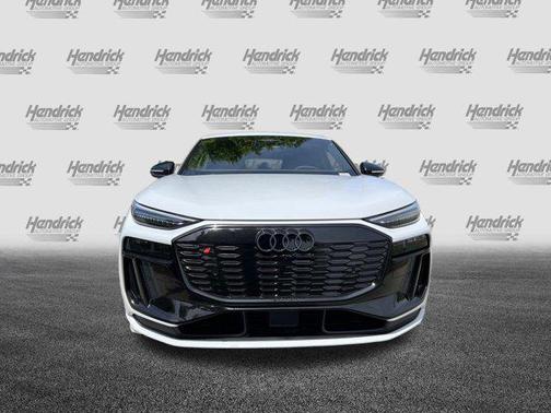 Glacier White Metallic 2027 Audi SQ6 e-tron Sportback Premium Plus