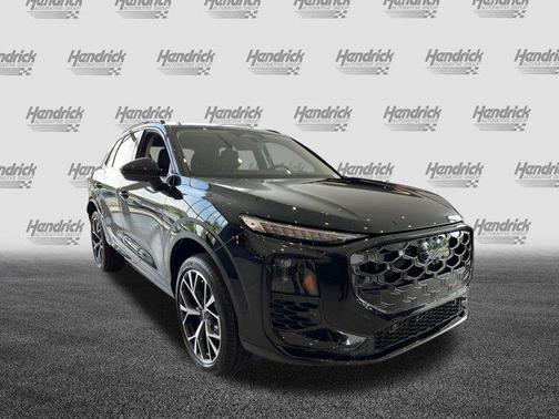 Mythos Black Metallic 2026 Audi Q3 TFSI quattro S tronic