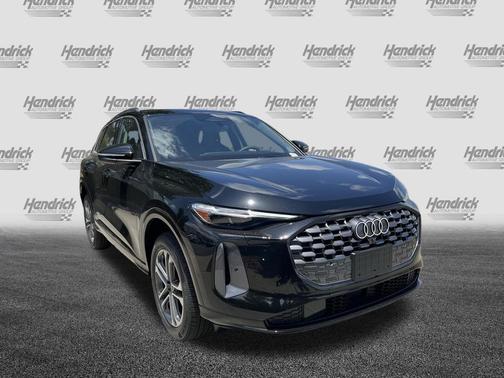 Mythos Black Metallic 2026 Audi Q5 Premium Plus TFSI quattro S tronic