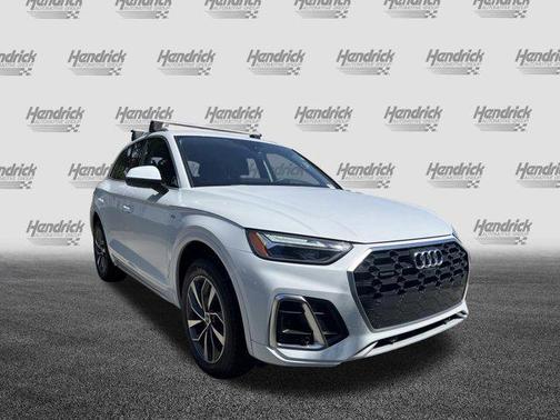 Glacier White Metallic 2023 Audi Q5 45 S line Premium Plus