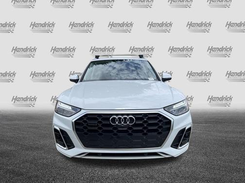 Glacier White Metallic 2023 Audi Q5 45 S line Premium Plus