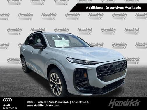 Arrow Gray Pearl Effect 2026 Audi Q3 TFSI quattro S tronic