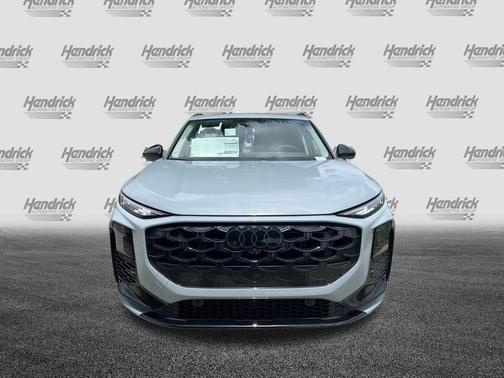 Arrow Gray Pearl Effect 2026 Audi Q3 TFSI quattro S tronic