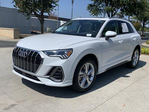 2024 Audi Q3 45 S line Premium Plus