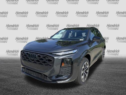 Daytona Gray Pearl Effect 2026 Audi Q3 TFSI quattro S tronic