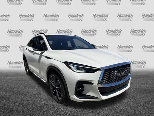 Majestic White 2023 INFINITI QX55 LUXE