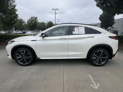 Majestic White 2023 INFINITI QX55 LUXE