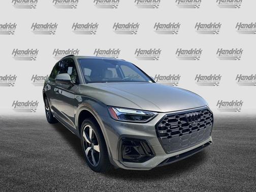 Chronos Gray Metallic 2024 Audi Q5 45 S line Premium Plus