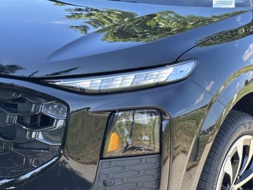 Mythos Black Metallic 2026 Audi Q3 TFSI quattro S tronic