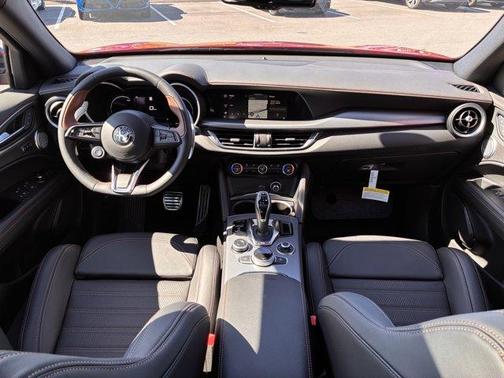 2025 Alfa Romeo Stelvio Base