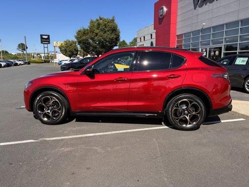 2025 Alfa Romeo Stelvio Base