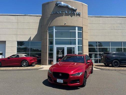 2017 Jaguar XE 35t R-Sport