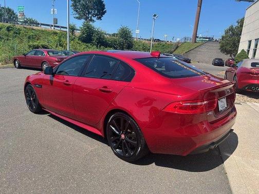 2017 Jaguar XE 35t R-Sport