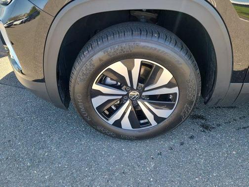 2024 Volkswagen Atlas 2.0T SE