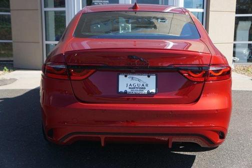 2024 Jaguar XF R-Dynamic SE