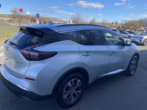 2023 Nissan Murano SV