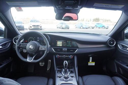 2025 Alfa Romeo Giulia Base