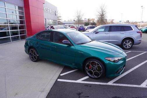 2025 Alfa Romeo Giulia Base