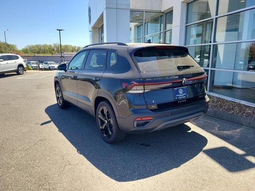 2025 Volkswagen Taos 1.5T SE Black