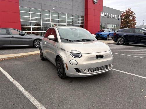 2025 FIAT 500e Base