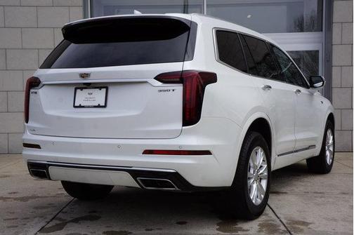 Crystal White Tri-Coat 2024 Cadillac XT6 Luxury AWD